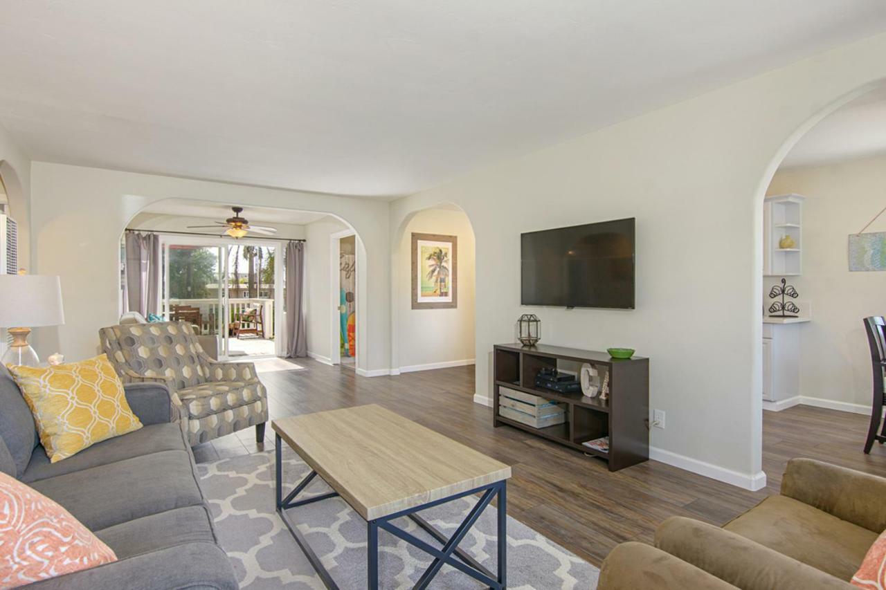 Ultimate Beach Bungalow - 1 Block From Beach - Huge Backyard Carlsbad Exterior photo